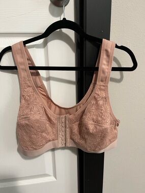 Front-Closure Pink Lace Comfort Bra